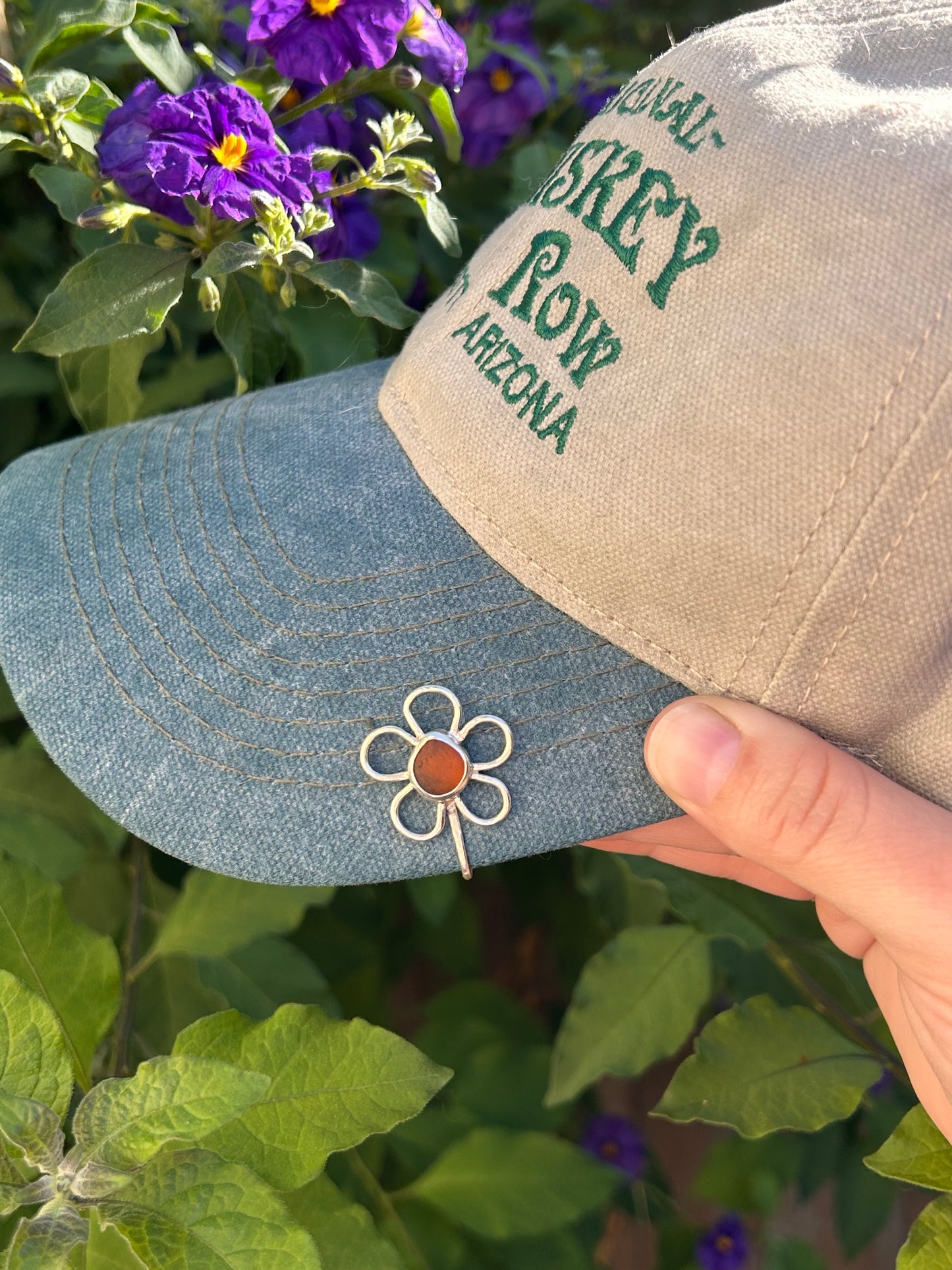 Daisy Hat Clip