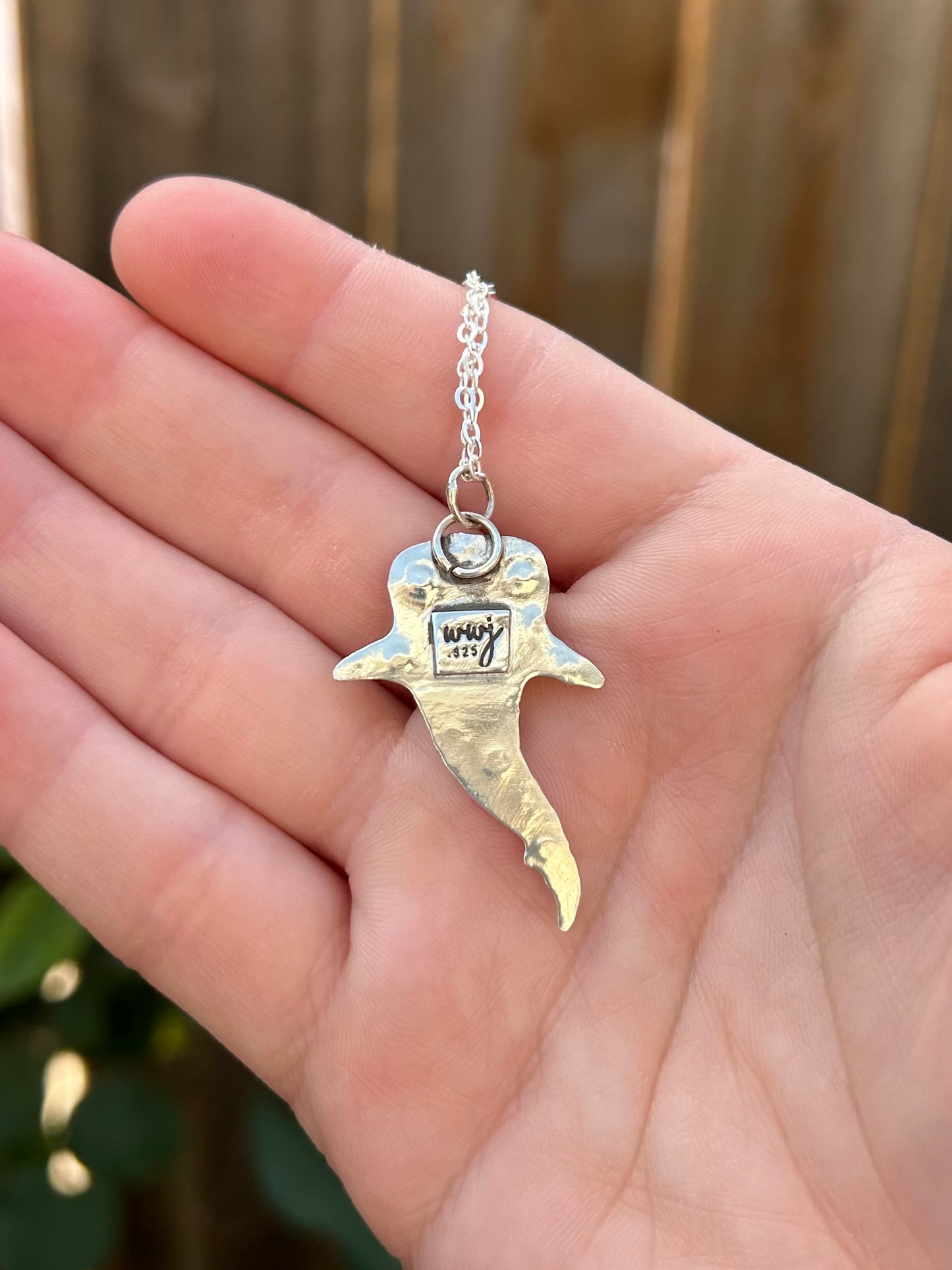 Purple Spiny Oyster Flower Whale Shark Necklace