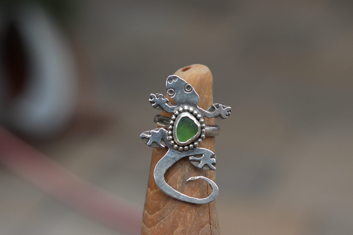 Decorative Green Sea Glass Gecko Ring