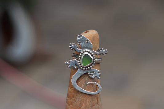 Decorative Green Sea Glass Gecko Ring