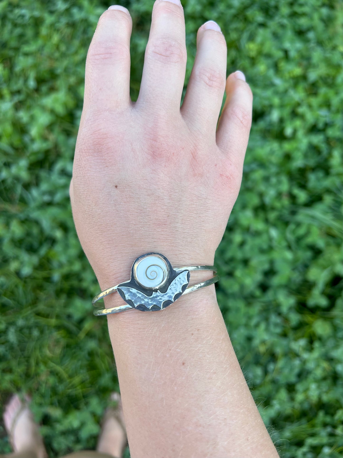 Operculum Bat Cuff