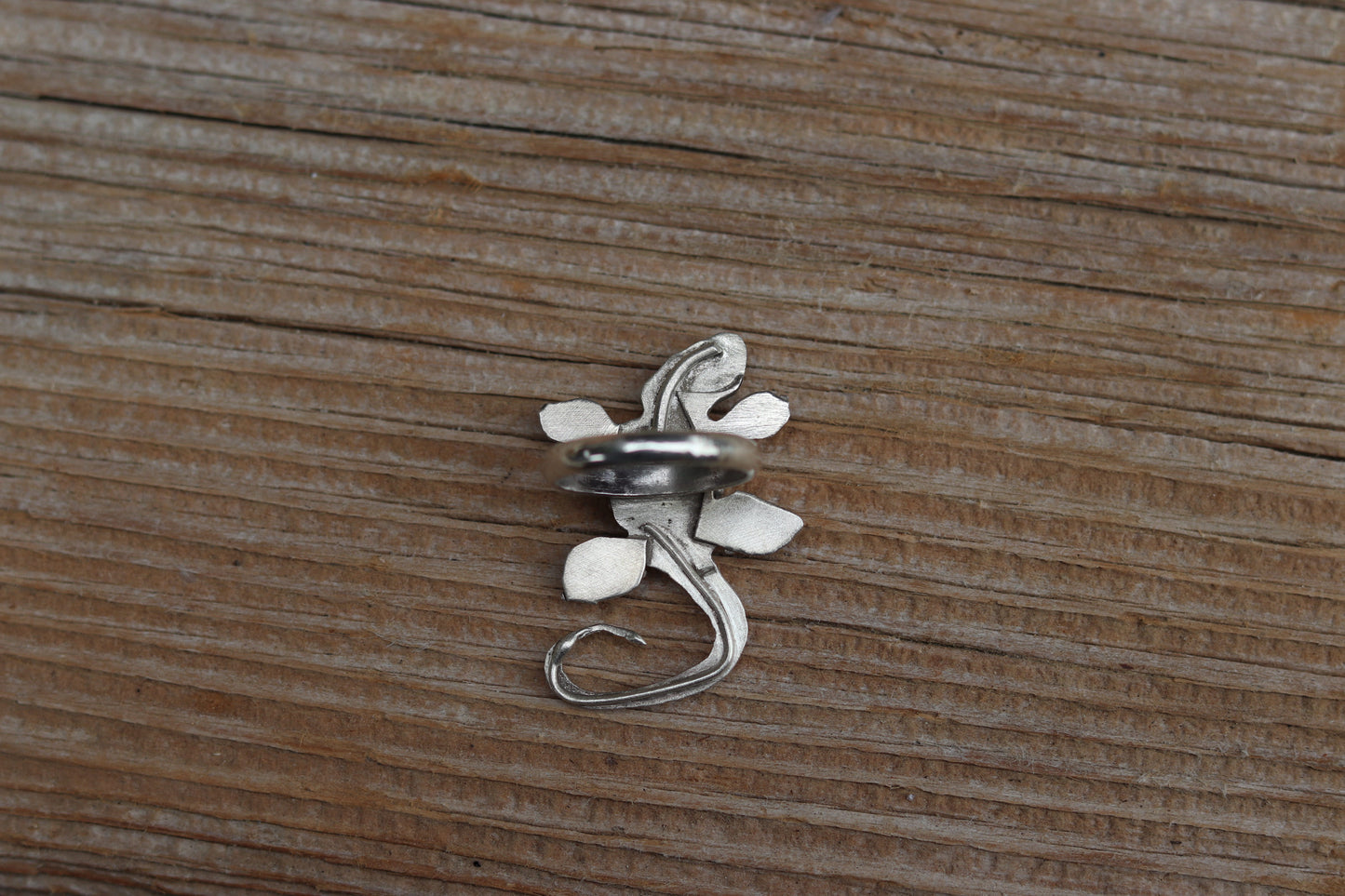 Decorative Green Sea Glass Gecko Ring